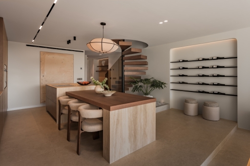 Newly reformed 3 bed townhouse in the heart of Aloha